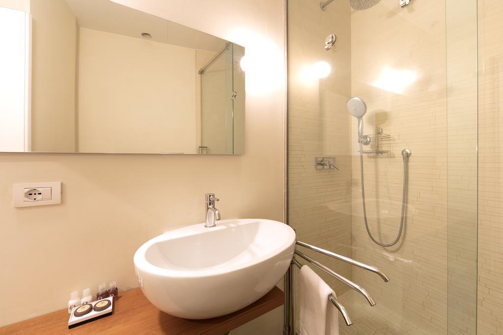 Milhouse Suites Sant'Ambrogio Milan Bagian luar foto